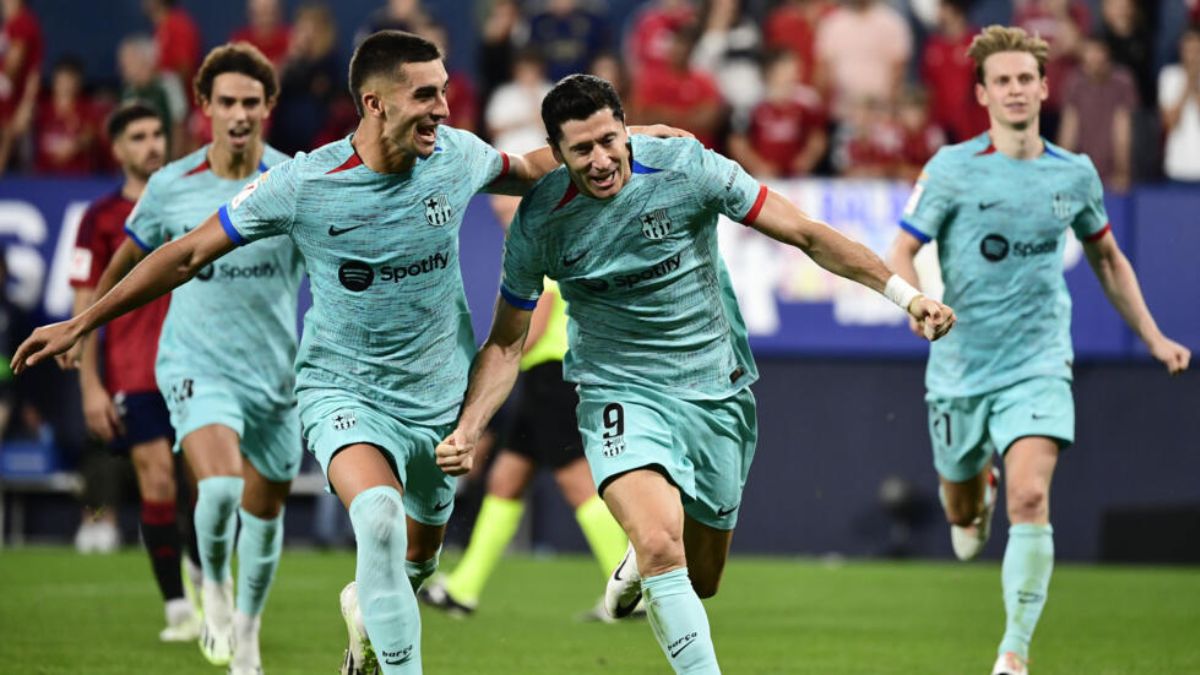 Barcelona wins a tight game at Osasuna thanks to a penalty from Robert Lewandowski.