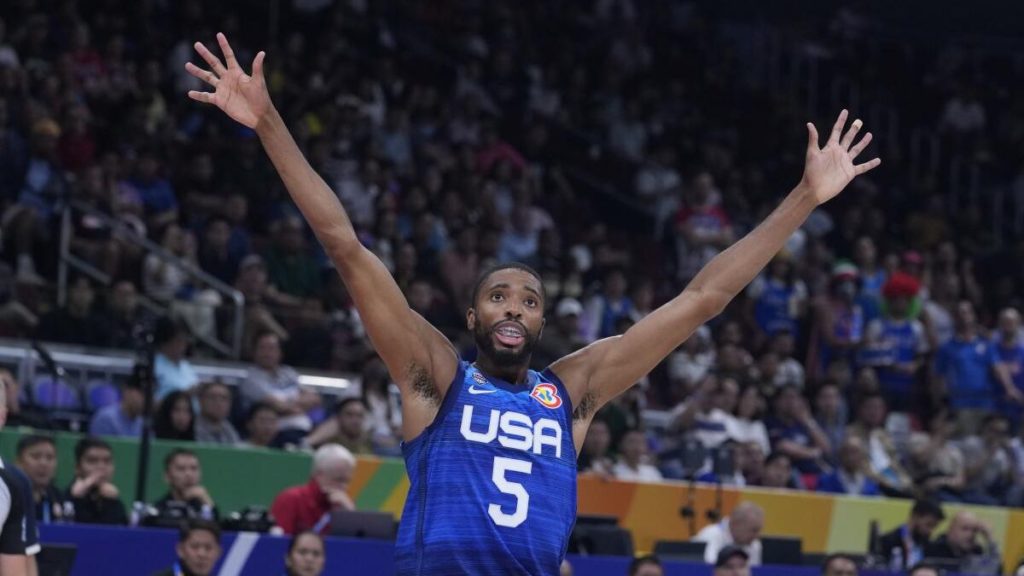 The United States defeats Italy 100-63 to advance to the Basketball World Cup semifinals.