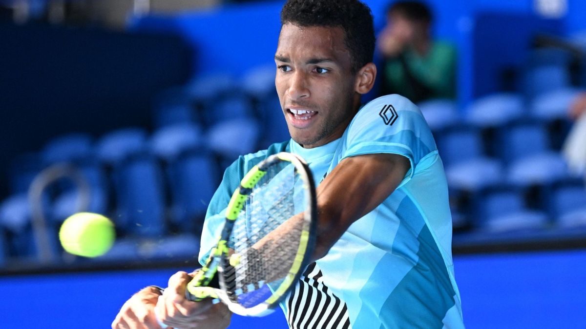 Felix Auger-Aliassime wins 2 straight in Tokyo, 1st time since March