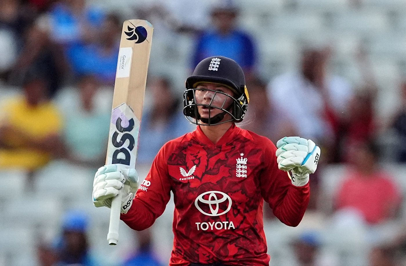 Dean, Wyatt-Hodge shine in England’s nervy last-ball win on July 12, 2025 at 9:56 pm