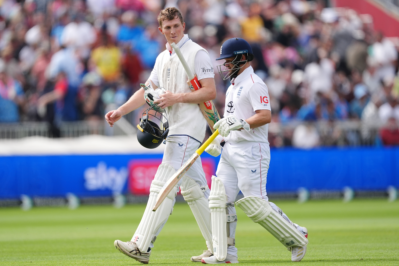 Duckett, Crawley flatten India on day headlined by Pant’s bravery on July 24, 2025 at 6:44 pm