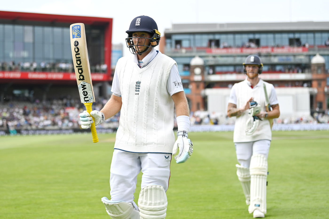 Record-breaker Root puts England in pole position on July 25, 2025 at 3:31 pm