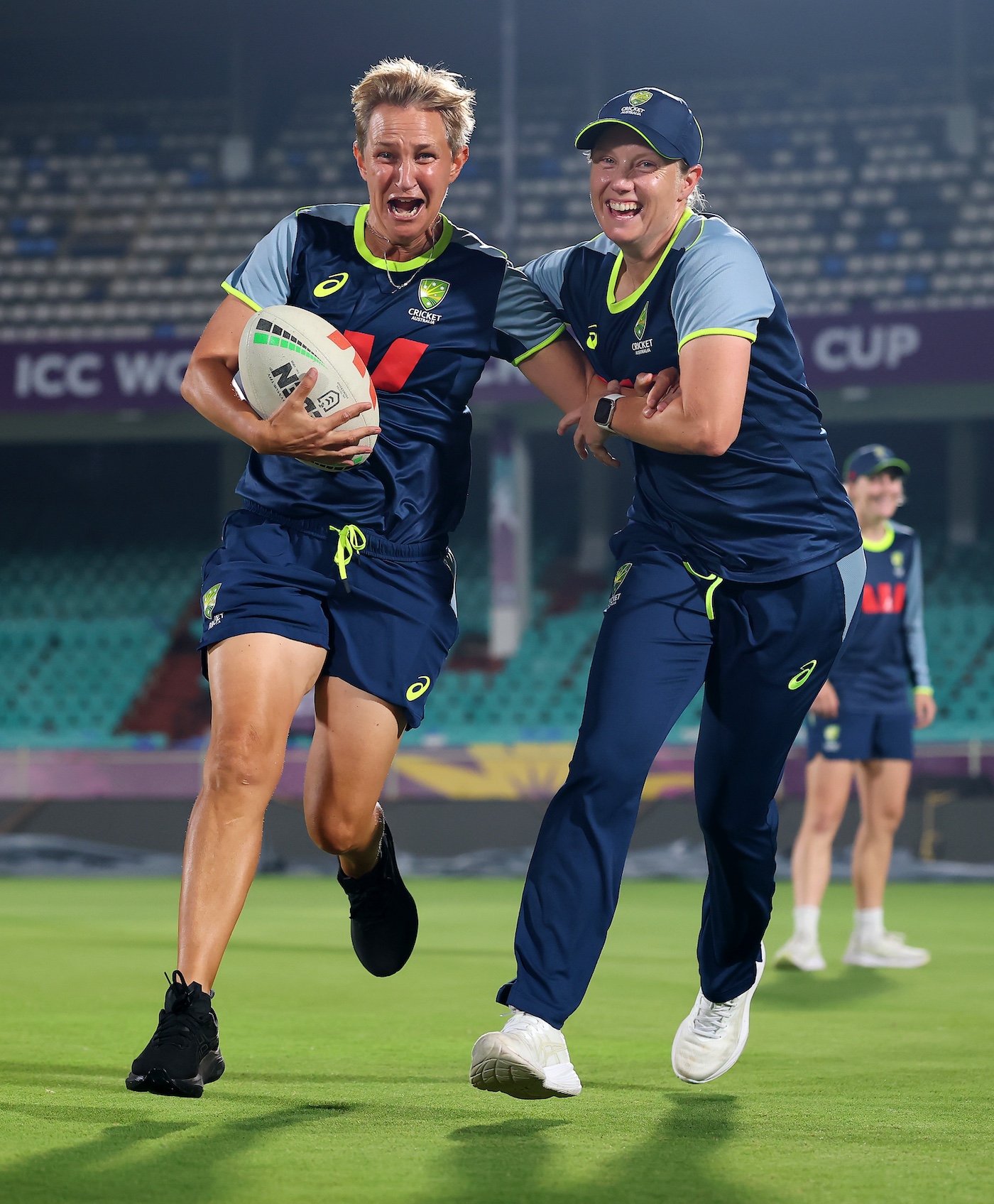 Australia bring in Molineux and ask unchanged India to bat on October 12, 2025 at 9:35 am